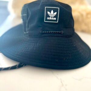 Adidas hat. Like new condition!